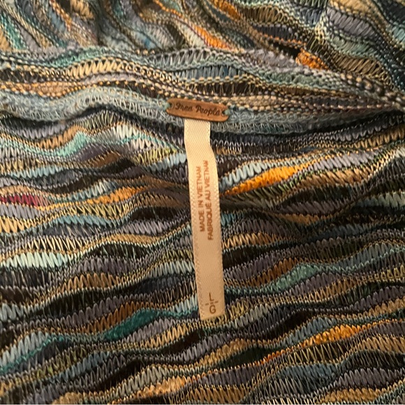 Free People Knit Blue Geometic Zig Zag Short Sleeve Cropped T-Shirt Top - Picture 7 of 7